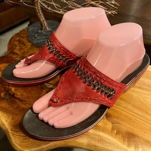 Hush Puppies leather sandals. Size 8M